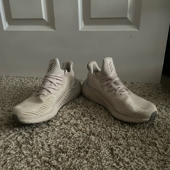 Adidas AlphaBoost in Orchid Tint Size 7.5 - Picture 2 of 14